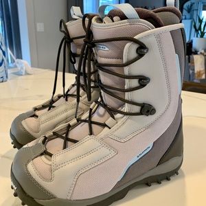 Salomon Snowboarding Boots - Size 9 - Worn Once!!